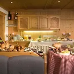 Aster Boutique & فونغيبيرغ