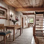 Lägenhetshotell Aster Boutique & 4*