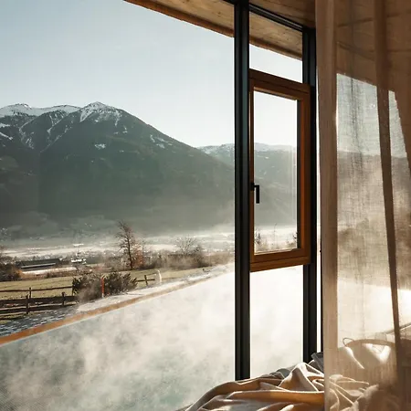 Aster Boutique & Fuegenberg