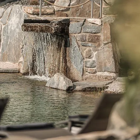 Aster Boutique & Apartahotel 4*