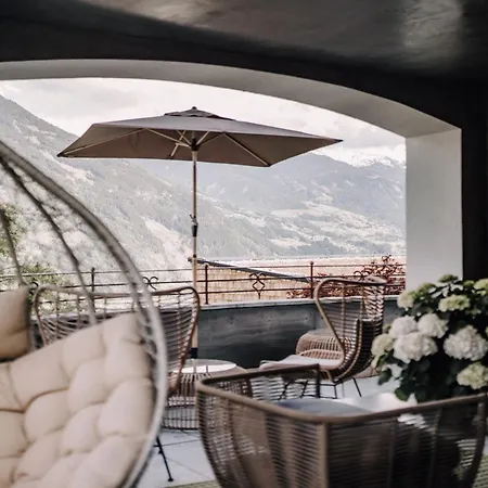 Aster Boutique & Apartahotel 4*