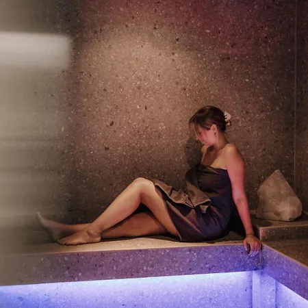 Aster Boutique & Fuegenberg