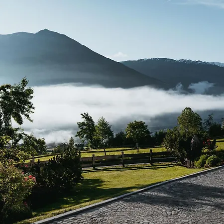 Aster Boutique & Apartahotel Fuegenberg