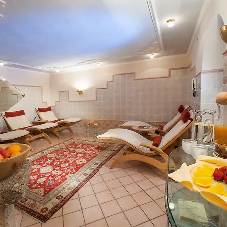 Aster Boutique & 4* Fuegenberg