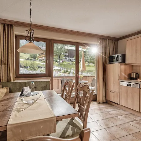 Aster Boutique & 4* Fuegenberg