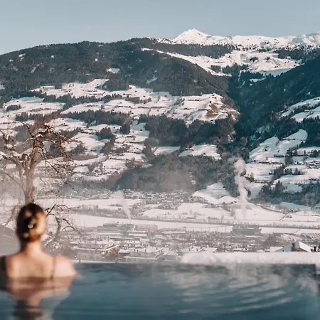 Apartahotel Aster Boutique & Fuegenberg