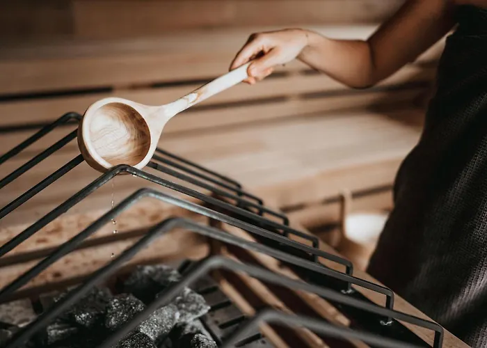 Aster Boutique & フューゲンベルク