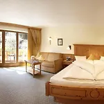 Aster Boutique & 4*