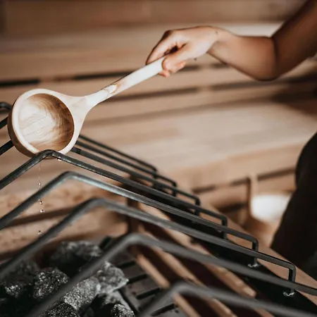 Aster Boutique & Fuegenberg