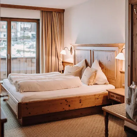 Aster Boutique & 4* Fuegenberg