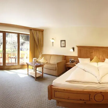 Aster Boutique & 4*
