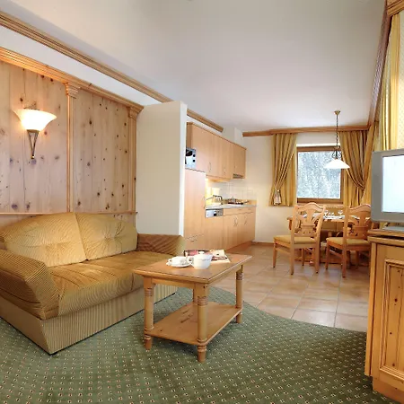 Aster Boutique & 4* Fuegenberg