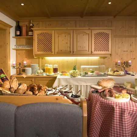 Aster Boutique & Fuegenberg